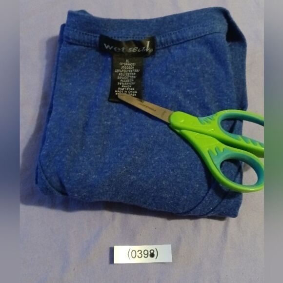 Wetseal Ladies Tee - Size: XL  (0398) - Picture 7 of 7